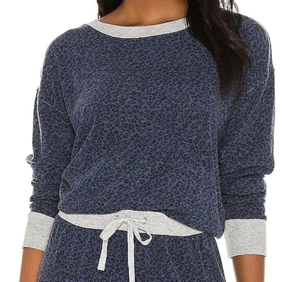 Splendid Tops - Splendid - Sweatshirt Animal Blue Leopard Print Cozy Brushed Jersey Top - Small